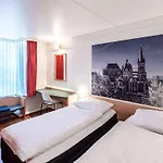 Aachen-hbf Otel *